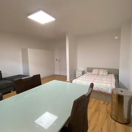 Suiteable Living - Koln-ehrenfeld Central, Free Parking, Fully Equipped Cologne