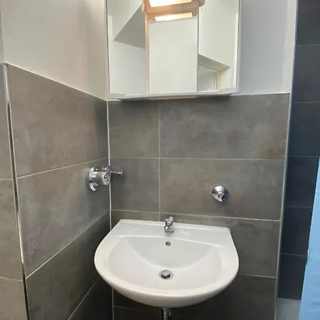 Suiteable Living - Koln-ehrenfeld Central, Free Parking, Fully Equipped Appartement *
